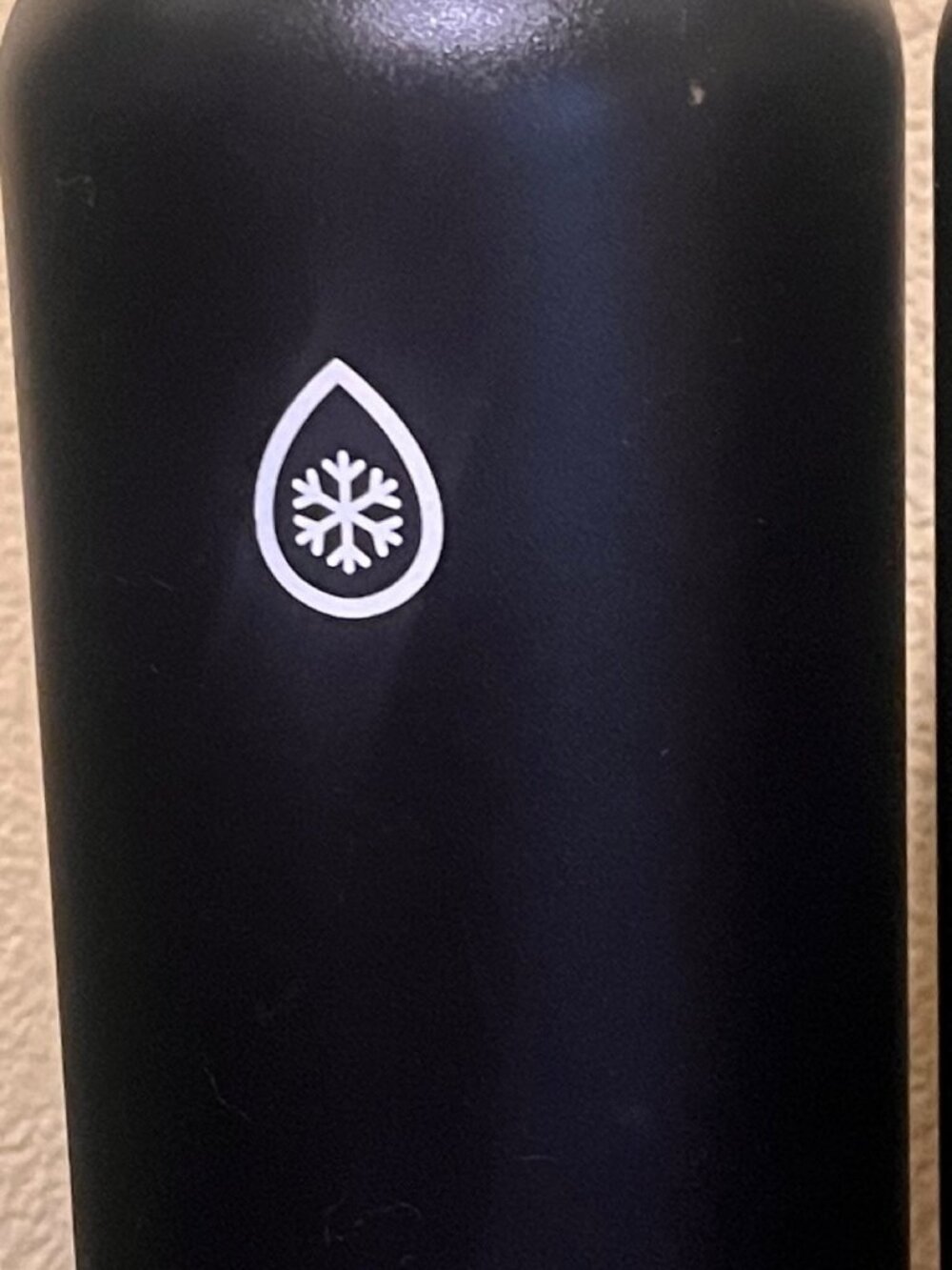 ThermoFlask 40 oz Black Insulated Water Bottle Blue Ring Cap